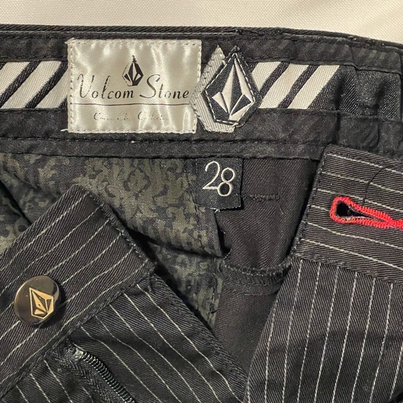 Volcom pinstripe shorts - Picture 3 of 3